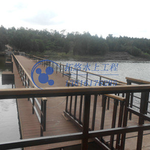 钢结构扶手浮桥